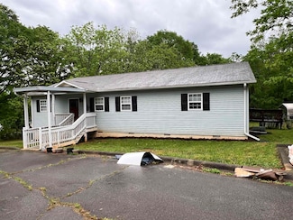 104 E Clairborne St, Blacksburg, SC 29702
