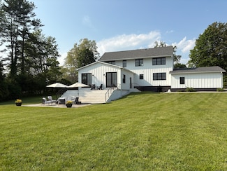 323 Wells Hill Rd, Lakeville, CT 06039