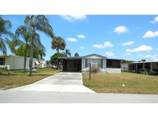221 Grassy Key Ln, Naples, FL 34114
