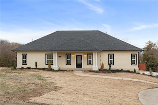 1401 Azure Hills Dr, van Buren, AR 72956