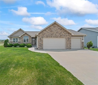 316 34th St SE, Altoona, IA 50009