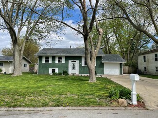 1108 Nofftz Dr, Champaign, IL 61821
