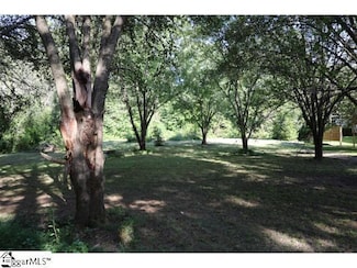 311 Blue Ridge Cir, Belton, SC 29627
