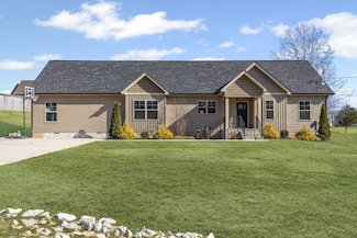 104 Laken Ln, Dickson, TN 37055