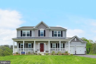 174 Paradise View Dr, Greencastle, PA 17225