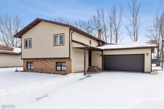1602 37th Ave S, Fargo, ND 58104