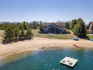 W5588 S Stone Gate Dr, New Lisbon, WI 53950