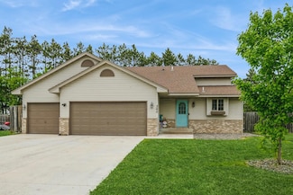360 12th St NE, Milaca, MN 56353
