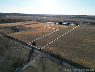 7 S 54th St W, Summit, OK 74401