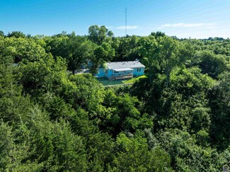 1325 Lafayette Dr, Manhattan, KS 66502