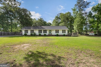16 Club Forest Dr, Tennille, GA 31089