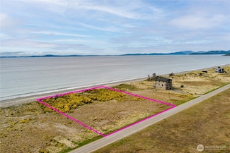 4693 Surfcrest Dr, Oak Harbor, WA 98277