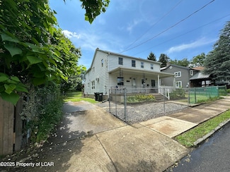 14 Fairview St, Wyoming, PA 18644