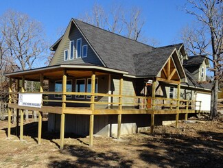 22221 Landing Cir, Golden, MO 65658
