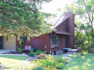 728 Ridgewood Dr, Manhattan, KS 66502