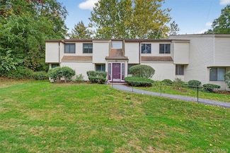 45 Jefferson Oval Unit D, Yorktown Heights, NY 10598