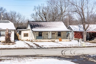 502 W 1st St, Coffeyville, KS 67337
