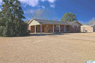 2416 Demarius St, Scottsboro, AL 35768