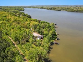 5723 Island View Dr, Harrison, TN 37341