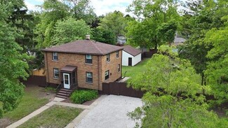 2410 Hermon Ave, Zion, IL 60099