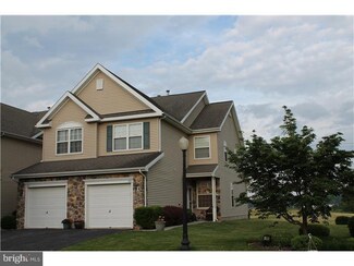 500 Country Ln, Morgantown, PA 19543