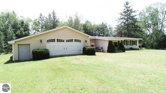 2045 Usfs 5255 Rd, Harrietta, MI 49638