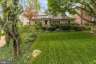 3250 Fessenden St NW, Washington, DC 20008