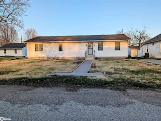 2232 S 12th St, Burlington, IA 52601