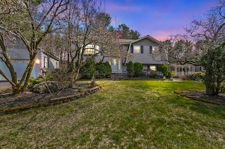 40 Bradford Rd, Tewksbury, MA 01876
