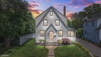 40 1st St, Fanwood, NJ 07023