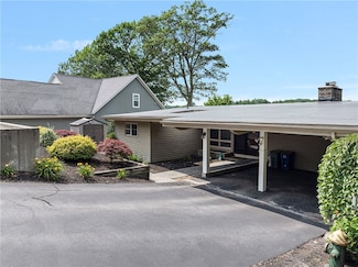 144 Aldrich Rd, North Scituate, RI 02857