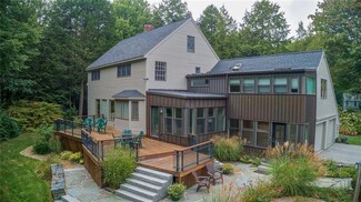 14 Pine Ridge Rd, Cumberland Foreside, ME 04110