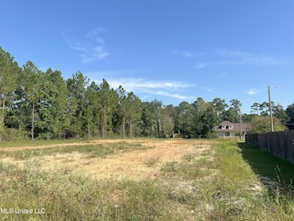 729 Zimmerman St, Waveland, MS 39576