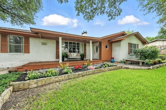1700 N Preston St, Ennis, TX 75119