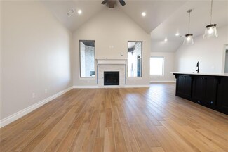 9300 Poppey Place, Yukon, OK 73099