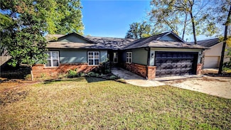 50 May Ln, Bella Vista, AR 72715