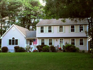 11 Chase Brook Cir, Litchfield, NH 03052