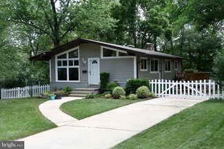 2711 Bowling Green Dr, Vienna, VA 22180