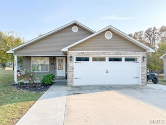 106 Avery Ln, Poplar Bluff, MO 63901