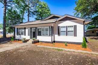 309 NE 1st St, England, AR 72046