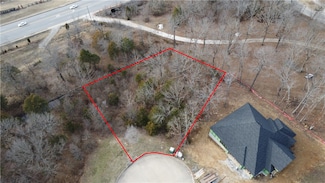 2602 E Red Deer Ct, Fayetteville, AR 72701
