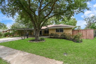 802 Mockingbird Ln, Pasadena, TX 77502
