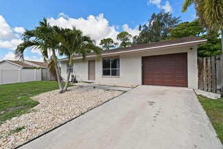 6325 Carthage Cir N, Lake Worth, FL 33463