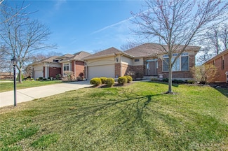 884 Eagle Run Dr, Dayton, OH 45458