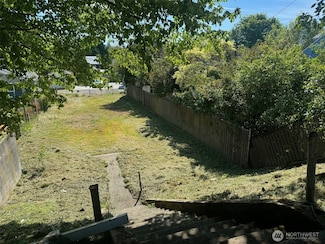 826 Chester Ave, Bremerton, WA 98337