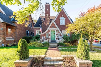 441 Manor St, Grosse Pointe Farms, MI 48236