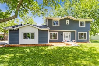 6595 NW 56th St, Johnston, IA 50131