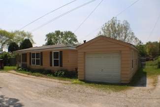 3486 Leroy Ln, Bay City, MI 48706