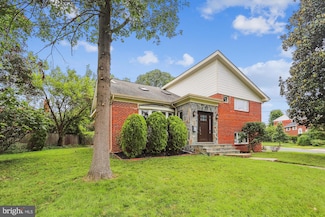 9915 Ashburton Ln, Bethesda, MD 20817