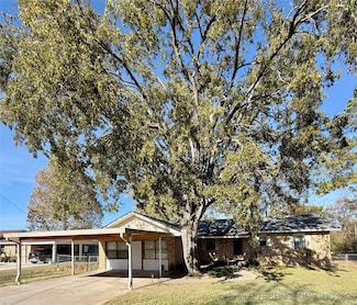 402 W Cowley Ave, Coalgate, OK 74538